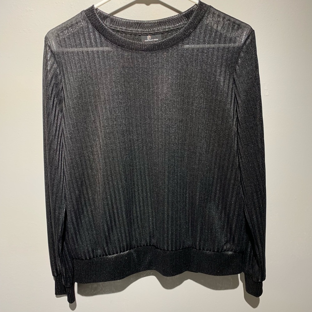 Super cute black long sleeve